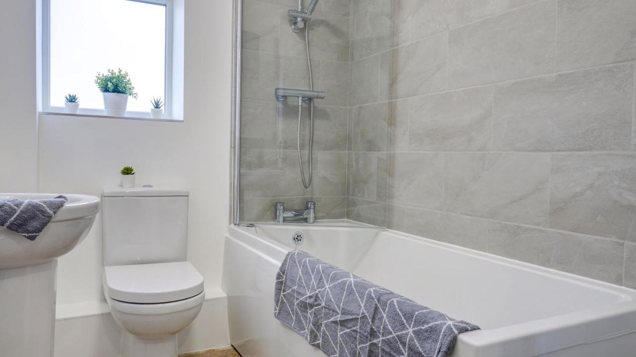 Didcot- Private Flat With Garden & Parking 04 Apartment